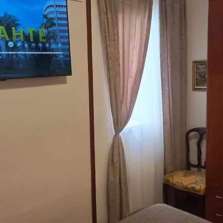 комната на первой линии центрального пляжа Alloggio in famiglia Alicante
